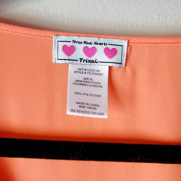 Embroidered top v-neck - Picture 5 of 8